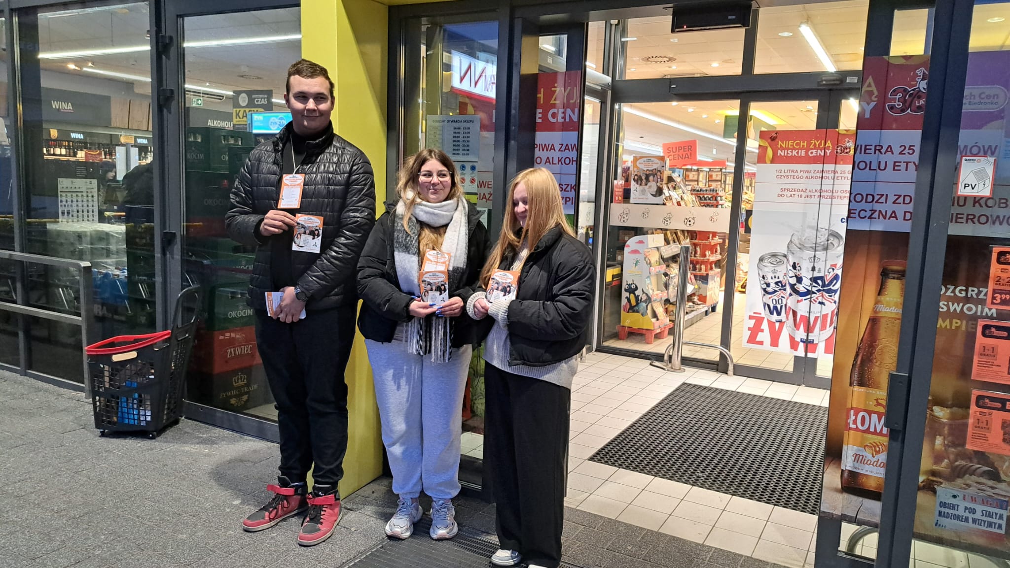 ZBIÓRKA ŻYWNOŚCI dla potrzebujących w marketach Biedronka